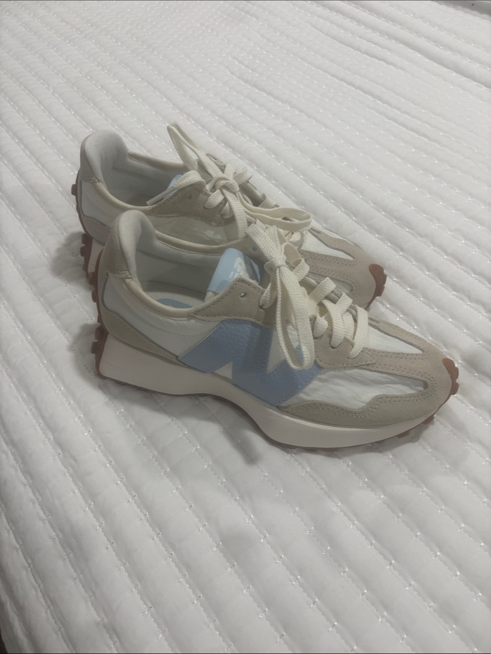 New Balance Cream and Light Blue Women's Sneakers